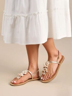 Nwot Jessica Simpson Beliva Pearls and Shells T-Strap Sandals 8.5